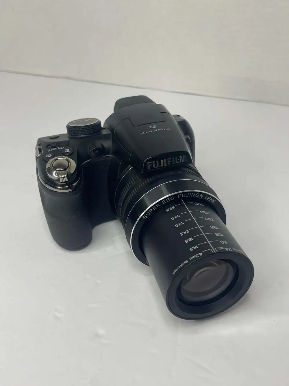 Fujifilm FinePix S4300 14MP Digital Camera with 30x Optical Zoom